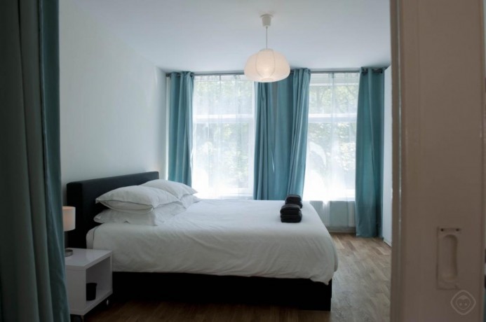 1-bedroom-luxury-appartment-amsterdam-big-3