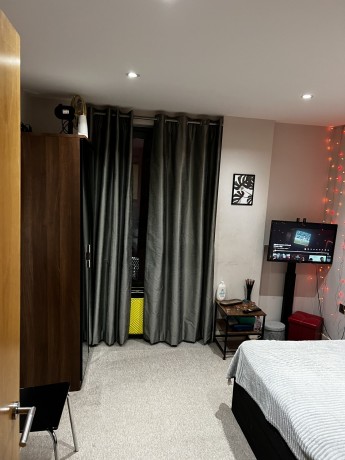 2-rooms-available-for-work-in-stratford-big-2